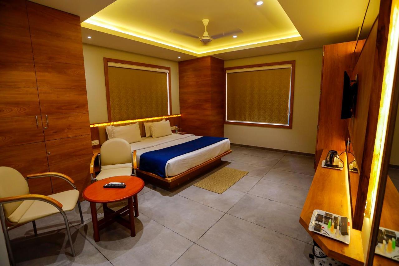 Hotel Om Somnāth Extérieur photo