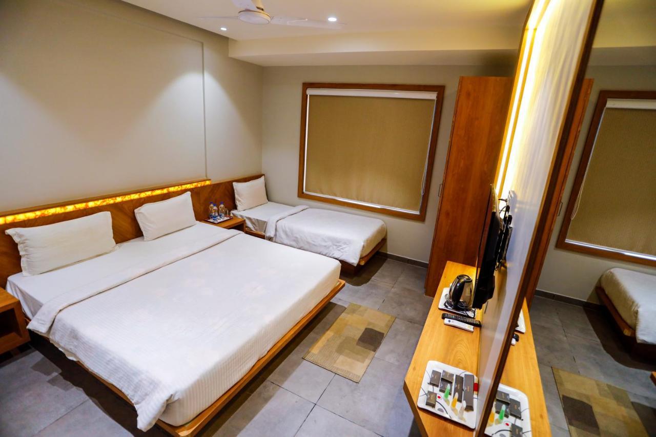 Hotel Om Somnāth Extérieur photo