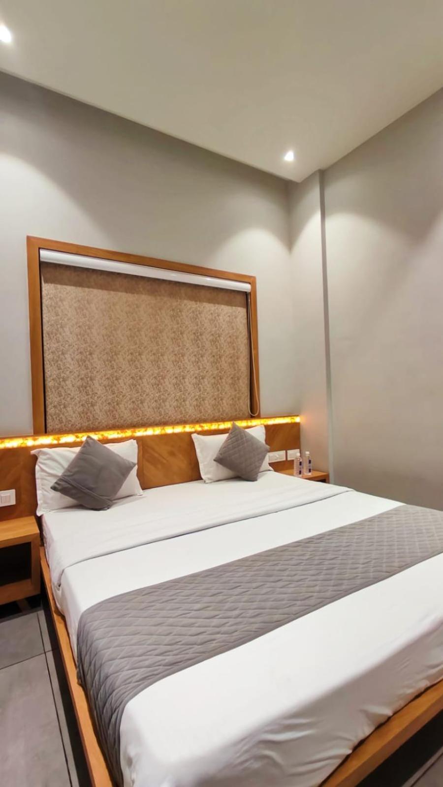 Hotel Om Somnāth Extérieur photo